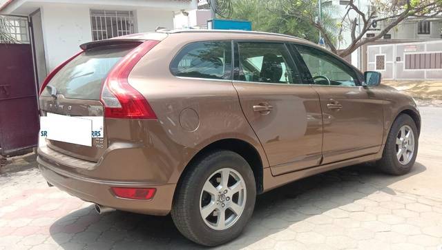 https://images10.gaadi.com/usedcar_image/3676867/original/processed_img2916731__usedcar_17_5701700267846_1700267888.jpeg?imwidth=6401