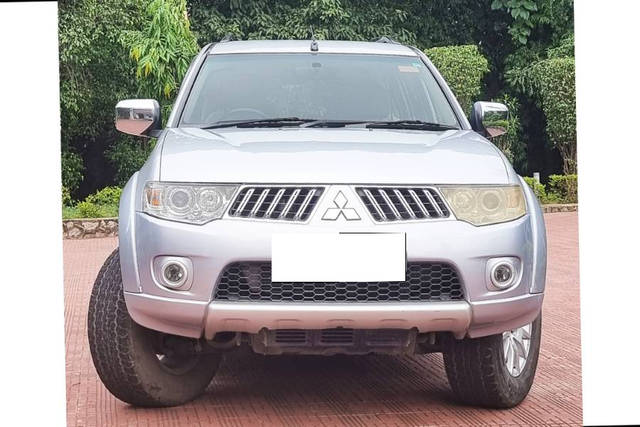 https://images10.gaadi.com/usedcar_image/3676870/original/processed_fd165698-7913-4b85-8c24-460cdf01d854.png?imwidth=6400