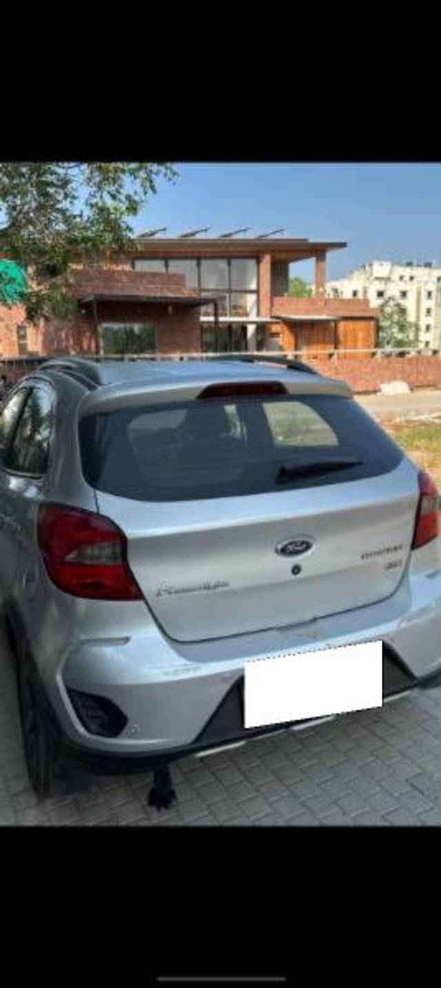 https://images10.gaadi.com/usedcar_image/3676916/original/processed_8ff1eeb7-3dbd-4278-82d8-67c132e0c00b.jpg?imwidth=6401