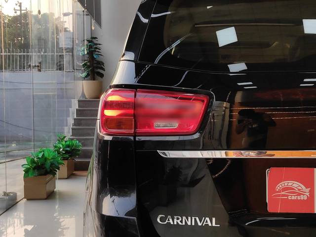 https://images10.gaadi.com/usedcar_image/3676943/original/processed_img2916745__used_car_2916745_1700277716.jpg?imwidth=6402