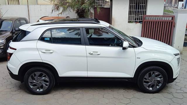https://images10.gaadi.com/usedcar_image/3676957/original/processed_img2916749__usedcar_16_5701700278522_1700278548.jpeg?imwidth=6401