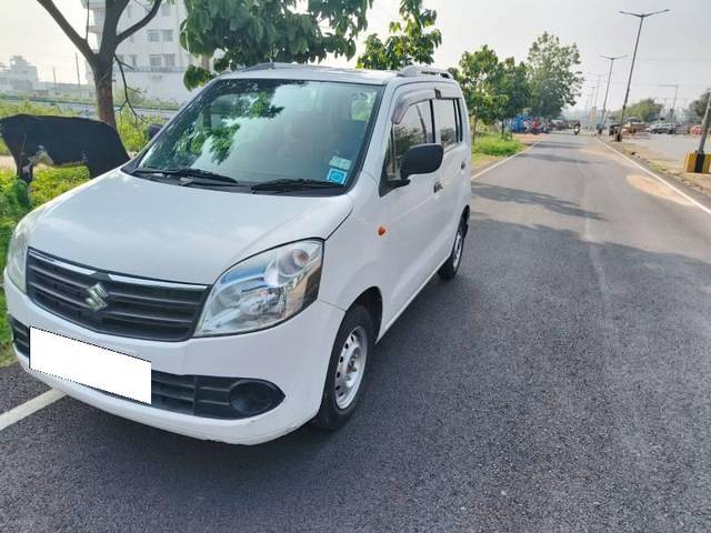 https://images10.gaadi.com/usedcar_image/3676960/original/processed_545895a4-966d-4da4-90b0-0ccd44cec7c4.jpg?imwidth=6400