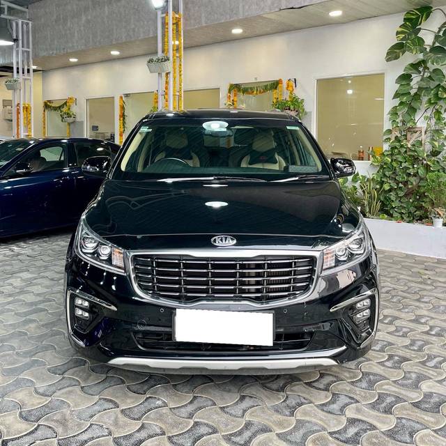 https://images10.gaadi.com/usedcar_image/3676978/original/processed_img2916753__used_car_2916753_1700280575.jpg?imwidth=6402