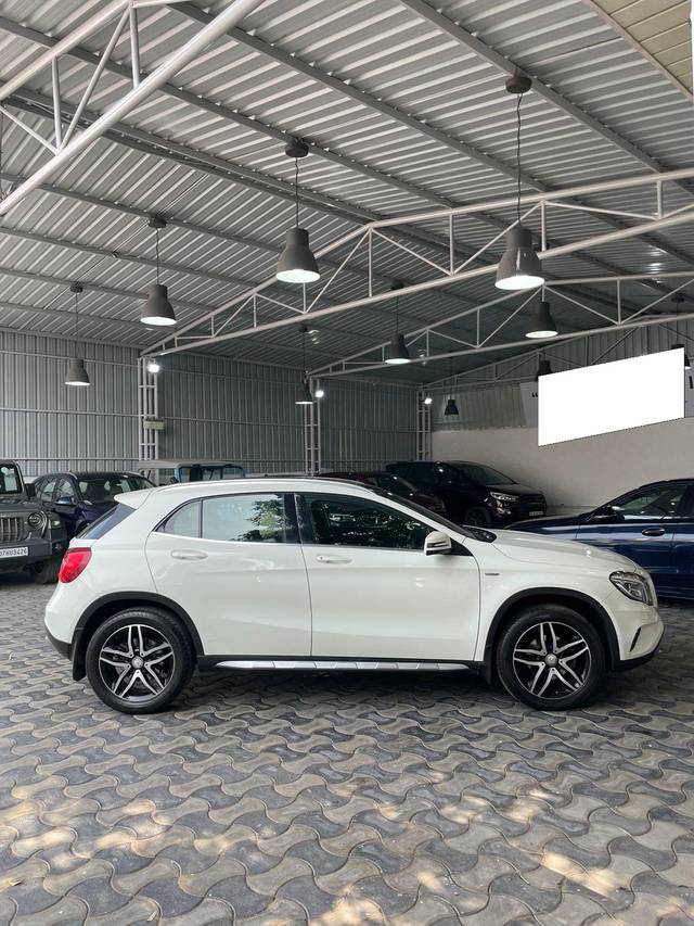 https://images10.gaadi.com/usedcar_image/3676981/original/processed_img2916754__used_car_2916754_1700280675.jpg?imwidth=6401