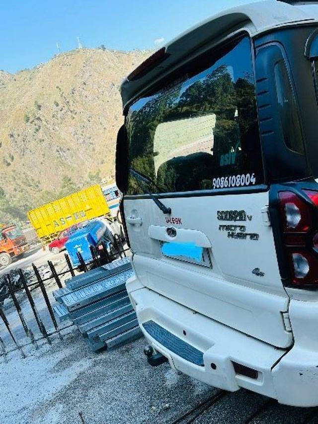 https://images10.gaadi.com/usedcar_image/3677021/original/processed_97ab0496-2fa9-4f6a-9526-f86aff8f103e.jpeg?imwidth=6402