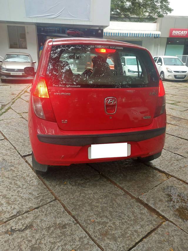 https://images10.gaadi.com/usedcar_image/3677049/original/processed_img2916774__used_car_2916774_1700284600.jpg?imwidth=6402