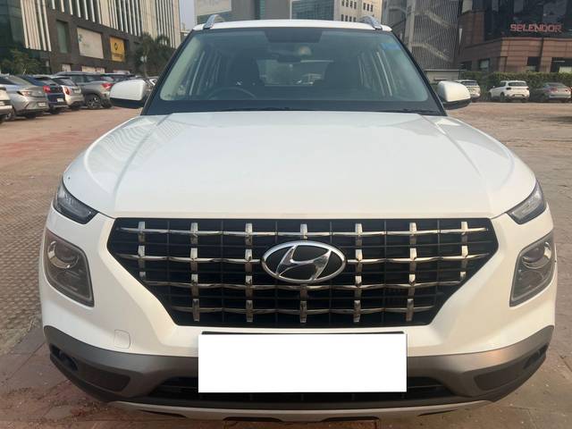 https://images10.gaadi.com/usedcar_image/3677093/original/processed_img2916794__used_car_2916794_1700285850.jpg?imwidth=6400