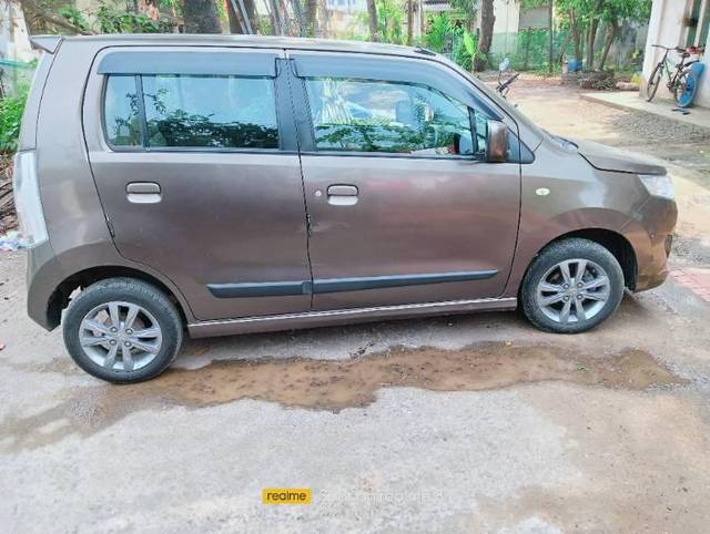 https://images10.gaadi.com/usedcar_image/3677096/original/processed_384a18a6-ff6b-4c4b-974a-467bafa8c597.jpg?imwidth=6401