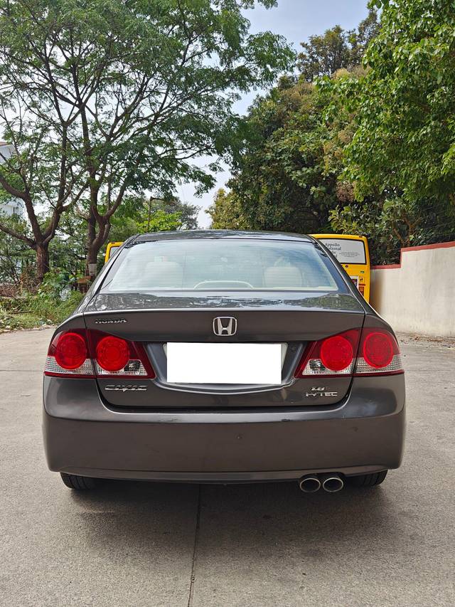 https://images10.gaadi.com/usedcar_image/3677218/original/processed_img2916870__used_car_2916870_1700289556.jpg?imwidth=6402