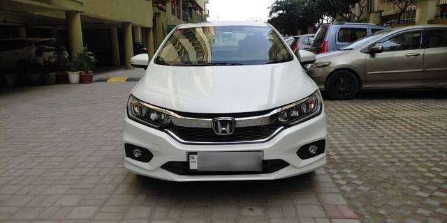 https://images10.gaadi.com/usedcar_image/3677323/original/11__VCC_1818199_94_1699686797.jpg?imwidth=6401