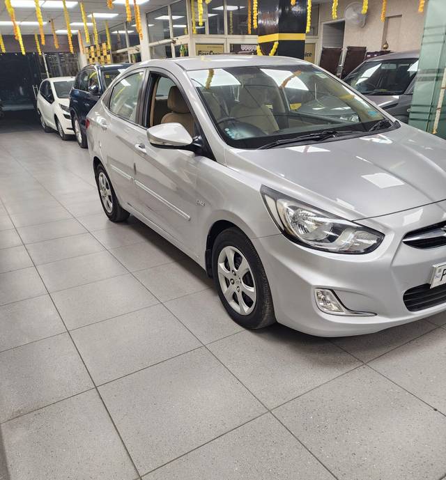 https://images10.gaadi.com/usedcar_image/3677343/original/processed_img2916943__used_car_2916943_1700293064.jpg?imwidth=6401