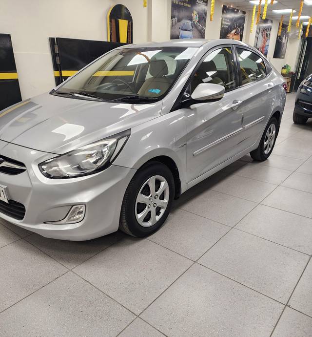https://images10.gaadi.com/usedcar_image/3677343/original/processed_img2916943__used_car_2916943_1700293066.jpg?imwidth=6402