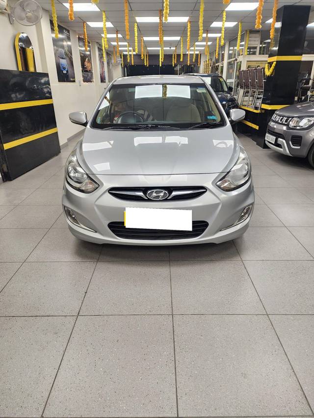 https://images10.gaadi.com/usedcar_image/3677343/original/processed_img2916943__used_car_2916943_1700293112.jpg?imwidth=6400