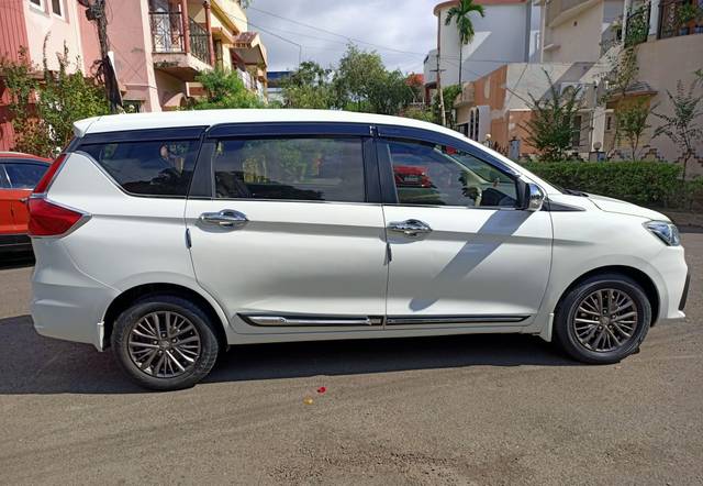 https://images10.gaadi.com/usedcar_image/3677351/original/processed_img2916948__usedcar_img20231117123510_113111700292880_1700292906.jpg?imwidth=6400