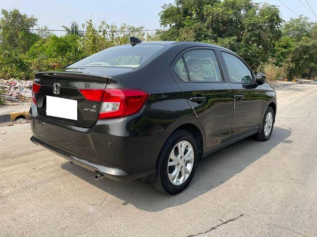 https://images10.gaadi.com/usedcar_image/3677397/original/processed_img2916972__usedcar_83bcde53_a36e_46d5_a48b_42ad827a480e_28281700294653_1700294666.jpg?imwidth=6402