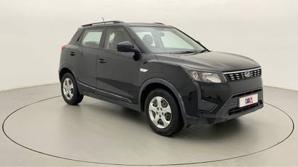 Mahindra XUV300 W6 BSVI Mahindra XUV300 W6 BSVI