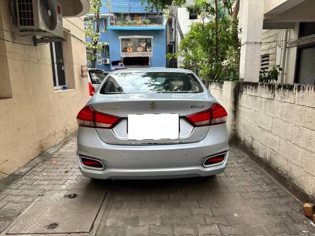 https://images10.gaadi.com/usedcar_image/3677665/original/processed_3821003d-c303-4c52-a88b-eba0552d0824.jpeg?imwidth=6401