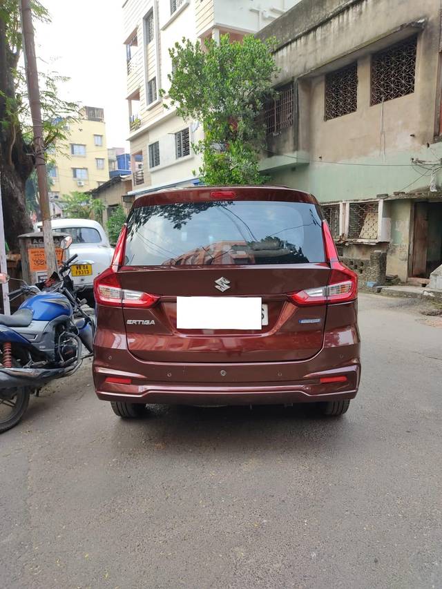 https://images10.gaadi.com/usedcar_image/3677681/original/processed_img2917133__used_car_2917133_1700301643.jpg?imwidth=6401