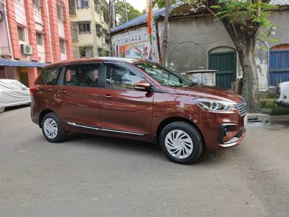 Maruti Ertiga VXi (O) Maruti Ertiga VXi (O)