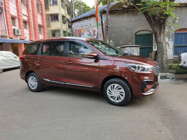 https://images10.gaadi.com/usedcar_image/3677681/original/processed_img2917133__used_car_2917133_1700301647.jpg?imwidth=6400