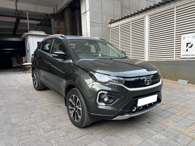 https://images10.gaadi.com/usedcar_image/3677708/original/processed_img2917149__usedcar_whatsappimage2023_11_18at120235_2917149_1700302633.jpeg?imwidth=6400