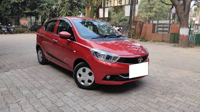 https://images10.gaadi.com/usedcar_image/3677754/original/processed_img2917180__used_car_2917180_1700303502.jpg?imwidth=6400