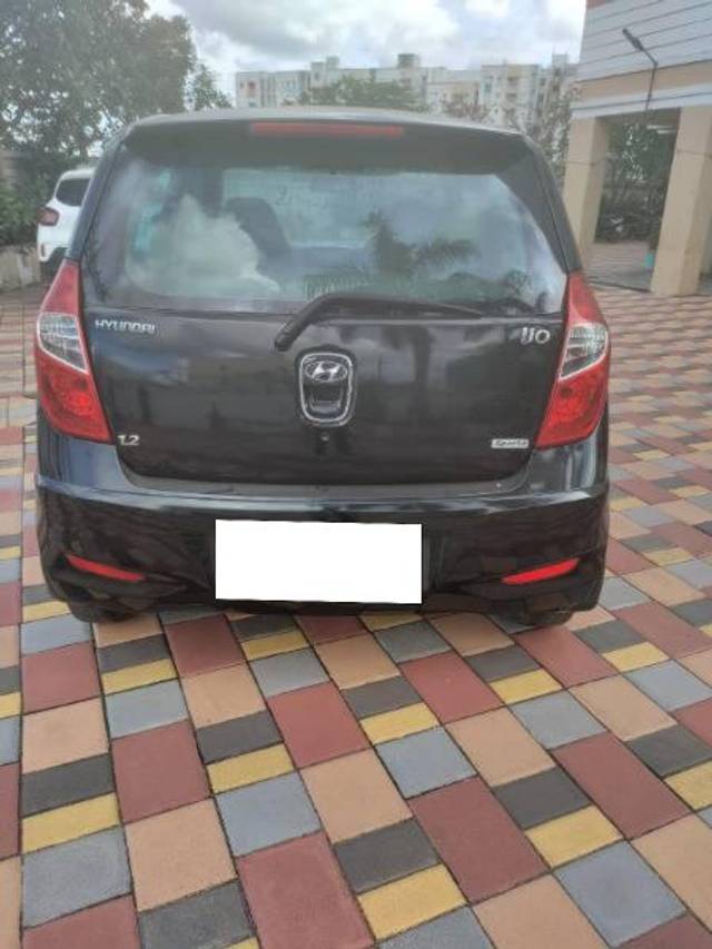 https://images10.gaadi.com/usedcar_image/3677824/original/processed_afc7e7c9-29db-414e-9d2b-b26b23d254b8.jpg?imwidth=6402
