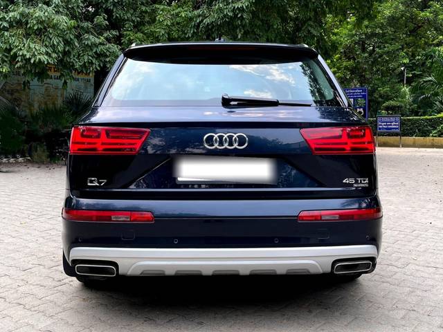 https://images10.gaadi.com/usedcar_image/3677842/original/processed_img2917232__used_car_2917232_1700306110.jpg?imwidth=6401