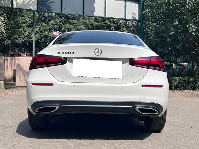 https://images10.gaadi.com/usedcar_image/3677868/original/processed_img2917245__used_car_2917245_1700306985.jpeg?imwidth=6401