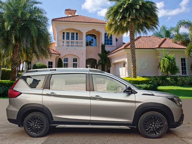 https://images10.gaadi.com/usedcar_image/3677947/original/img2917299__used_car_2917299_1701253300.jpg?imwidth=6401