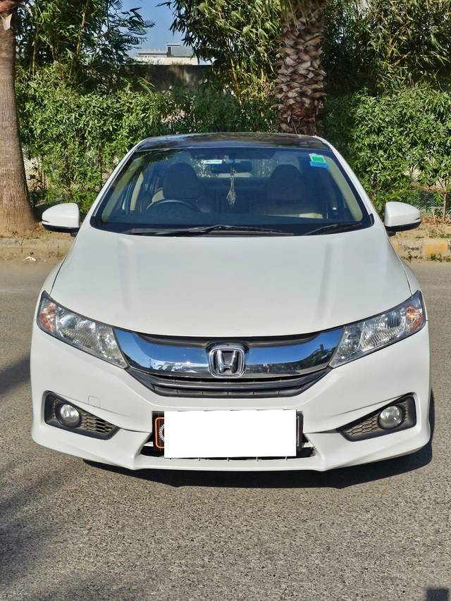 https://images10.gaadi.com/usedcar_image/3677952/original/processed_img2917301__used_car_2917301_1700309596.jpg?imwidth=6400