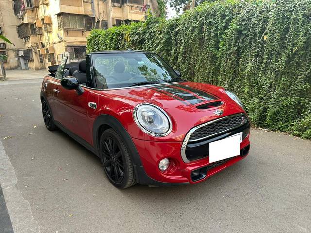 https://images10.gaadi.com/usedcar_image/3677980/original/processed_img2917318__usedcar_whatsappimage2023_11_18at43140pm_1__2917318_1700549051.jpeg?imwidth=6400