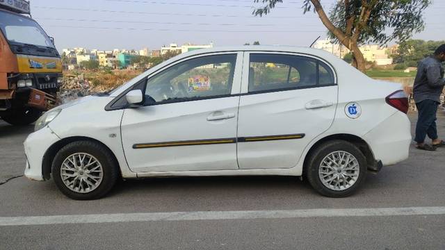 https://images10.gaadi.com/usedcar_image/3677986/original/11__VCC_IMG_1699699723438_1818437_95_1699700159.jpg?imwidth=6401