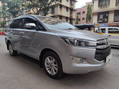 Toyota Innova Crysta 2.8 ZX AT BSIV Toyota Innova Crysta 2.8 ZX AT BSIV