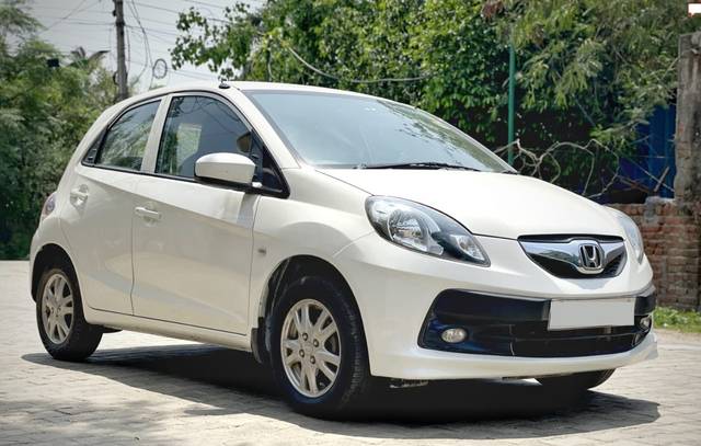 https://images10.gaadi.com/usedcar_image/3678001/original/img2917336__used_car_2917336_1700311291.jpg?imwidth=6400
