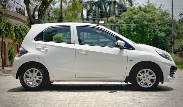 https://images10.gaadi.com/usedcar_image/3678001/original/img2917336__used_car_2917336_1700311305.jpg?imwidth=6401