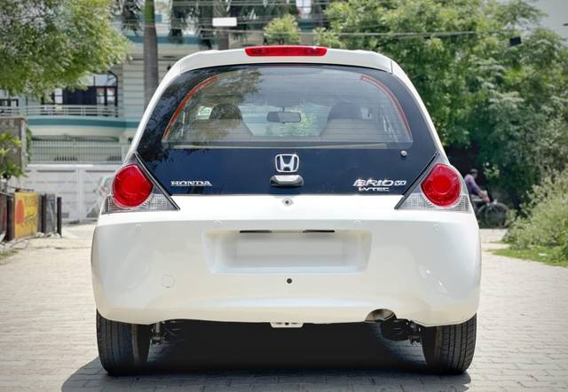 https://images10.gaadi.com/usedcar_image/3678001/original/processed_img2917336__used_car_2917336_1700311297.jpg?imwidth=6402
