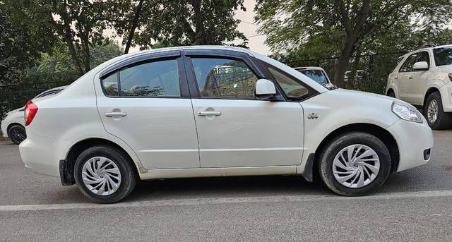 https://images10.gaadi.com/usedcar_image/3678006/original/processed_img2917338__usedcar_whatsappimage2023_11_18at180328_2__797821700310531_1700311061.jpeg?imwidth=6401