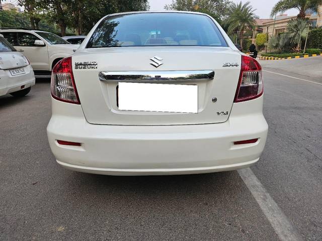 https://images10.gaadi.com/usedcar_image/3678006/original/processed_img2917338__usedcar_whatsappimage2023_11_18at180330_797821700310531_1700311067.jpeg?imwidth=6402