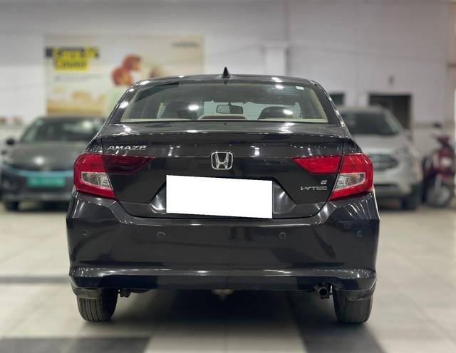 https://images10.gaadi.com/usedcar_image/3678010/original/processed_img2917341__used_car_2917341_1700311615.jpg?imwidth=6401