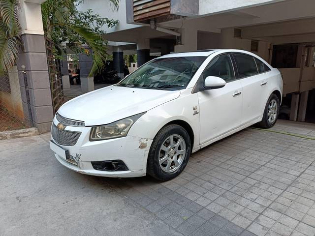 https://images10.gaadi.com/usedcar_image/3678070/original/processed_img2917368__usedcar_img20231118171654_2021700314441_1700314540.jpg?imwidth=6402