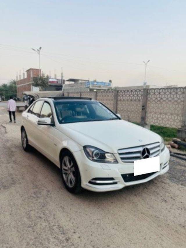 https://images10.gaadi.com/usedcar_image/3678146/original/processed_f2670bae-bef1-4f4d-85b9-3824677dea62.jpeg?imwidth=6400