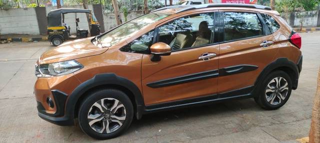https://images10.gaadi.com/usedcar_image/3678153/original/11__VCC_IMG_1699703649123_1818503_95_1699704170.jpg?imwidth=6401