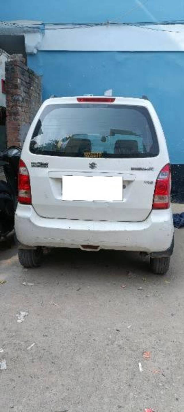 https://images10.gaadi.com/usedcar_image/3678170/original/processed_25b54191-2644-4ed6-a489-984a1260c8e3.jpg?imwidth=6401