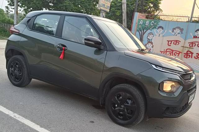 https://images10.gaadi.com/usedcar_image/3678242/original/processed_img2917419__used_car_2917419_1700322546.jpg?imwidth=6400