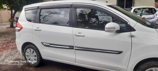 https://images10.gaadi.com/usedcar_image/3678348/original/processed_73abbc67-d96c-4456-ae78-222e2afb0451.jpg?imwidth=6401