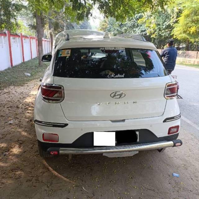 https://images10.gaadi.com/usedcar_image/3678454/original/processed_a9f7d2d2-6e8c-4ae5-8362-607cc6750b89.jpg?imwidth=6402