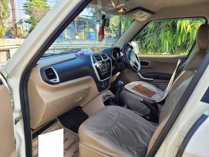 Mahindra TUV 300 T8 Mahindra TUV 300 T8