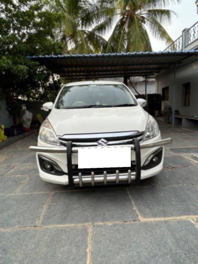 https://images10.gaadi.com/usedcar_image/3678554/original/processed_86652f40-8541-4c6e-80a8-401e0a593fde.jpeg?imwidth=6400