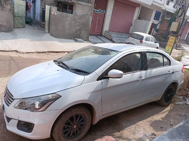 https://images10.gaadi.com/usedcar_image/3678623/original/processed_30542657-689e-45be-9ae1-89ad2307b0e4.jpg?imwidth=6400